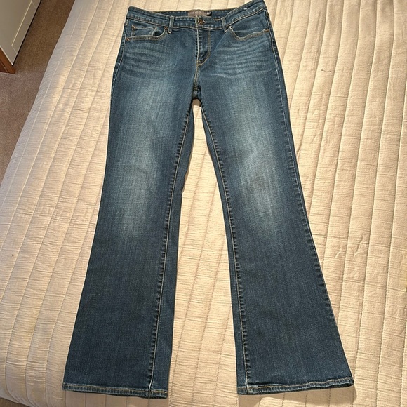Levi's Denim - Levi Demi curve classic bootcut, size 12 or 31